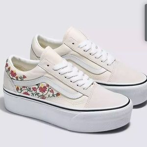 7.5 - OLD SKOOL STACKFORM FLORAL EMBROIDERY SHOE - VANS